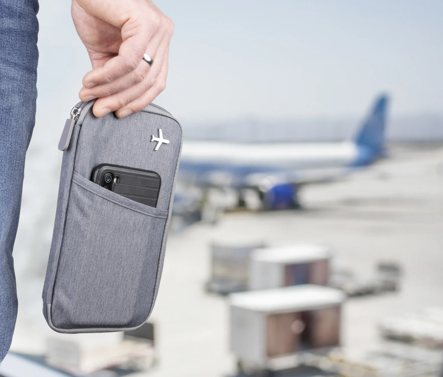 SAFE FLIGHT - Image 6