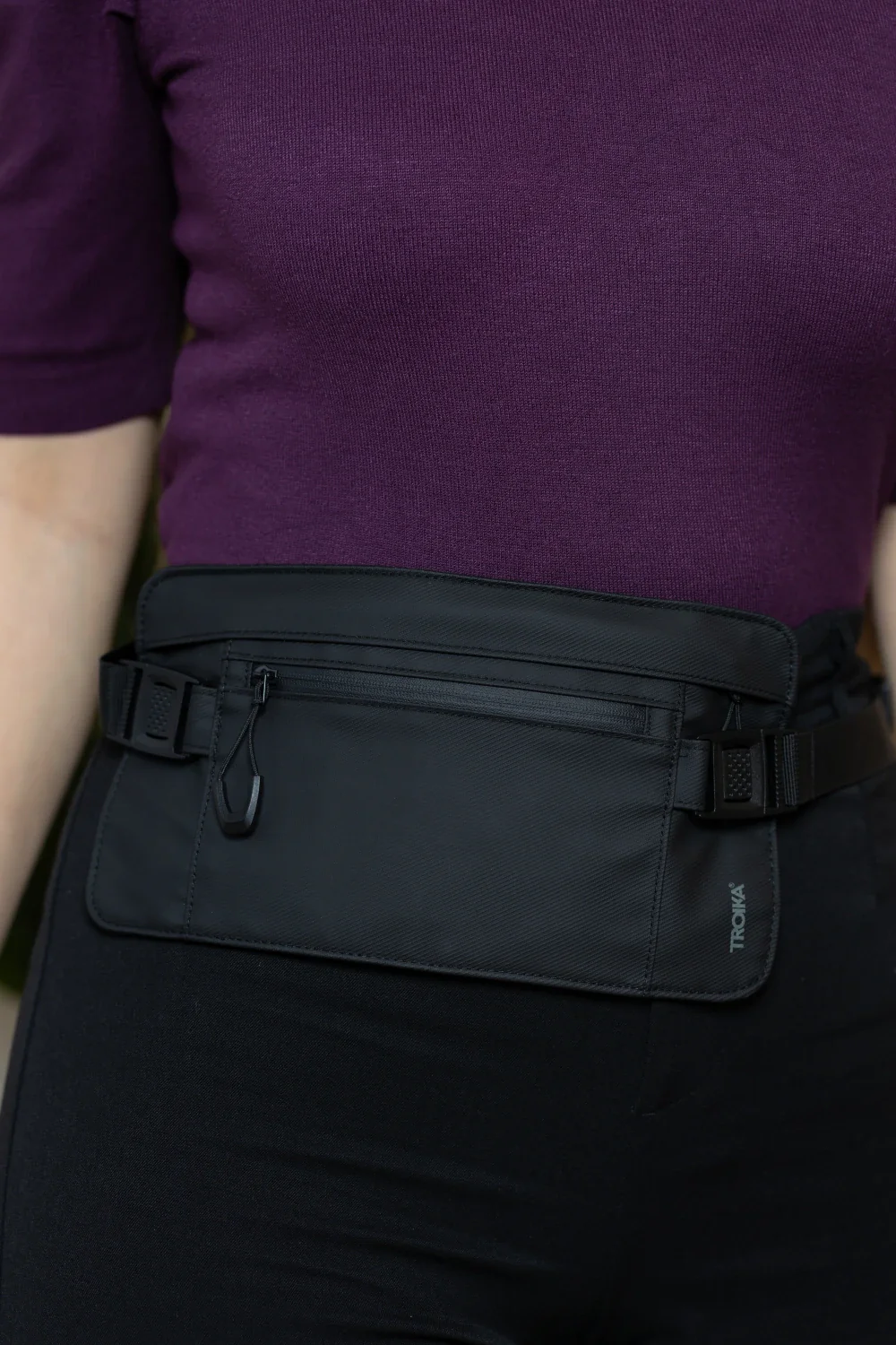 TROIKA BLACK BELT BAG - Image 4